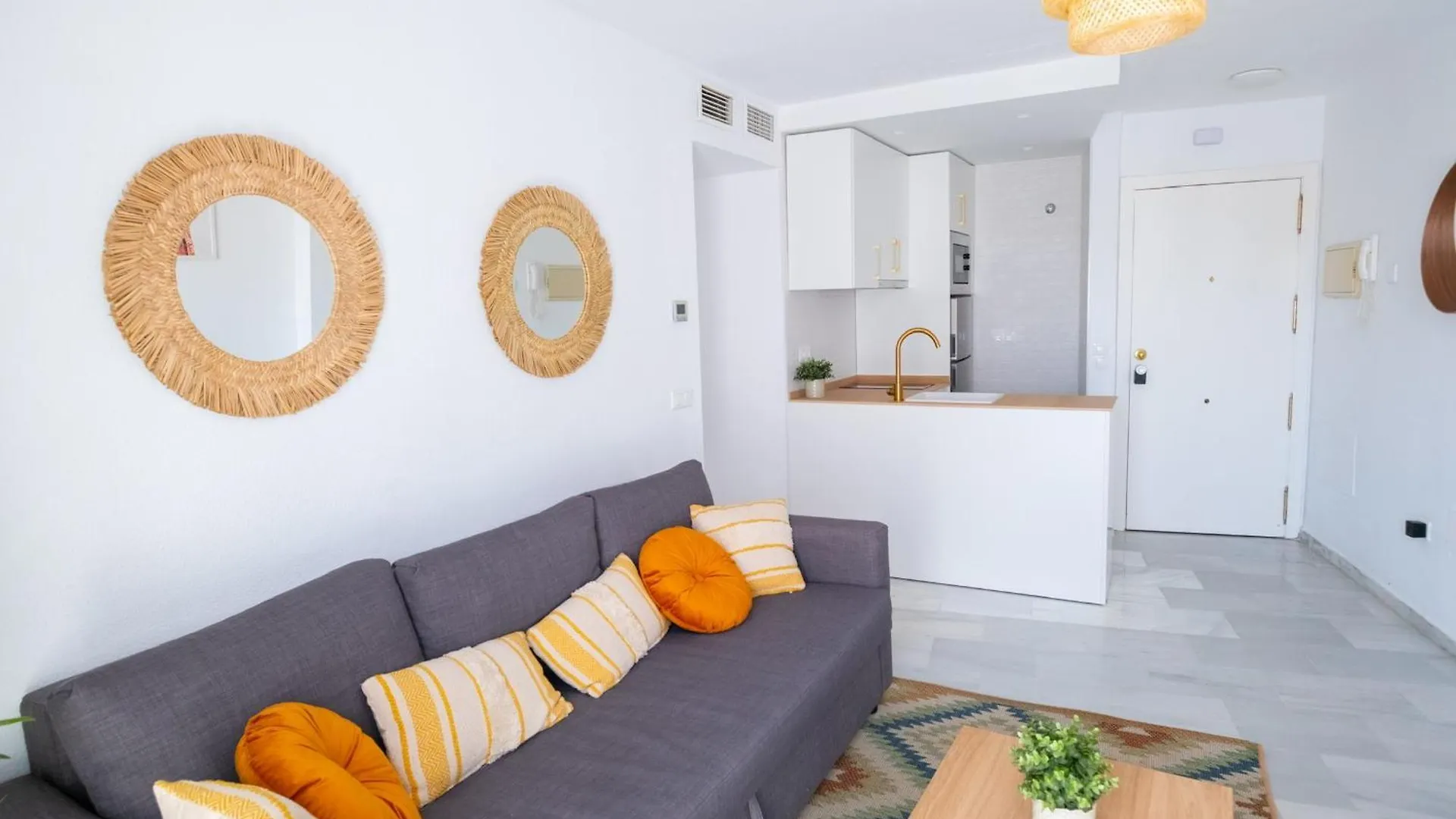 Olletas Parking Apartment Malaga