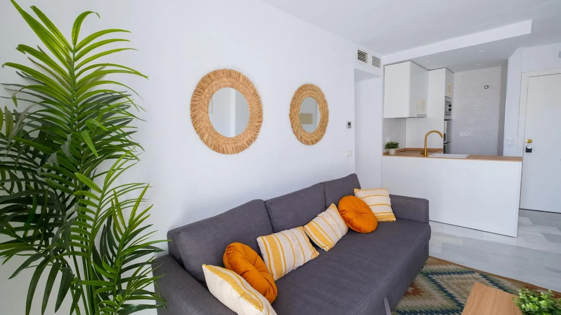 Olletas Parking Apartment Malaga